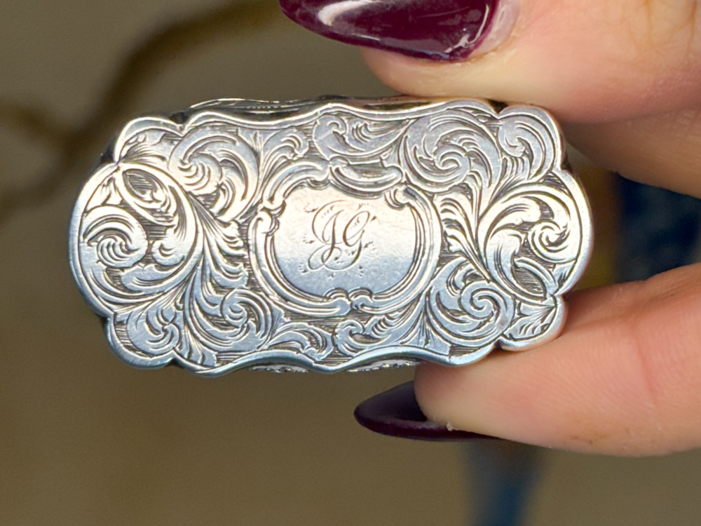 antique Victorian silver vinaigrette hallamarks for Birmingham 1855 for sale in Leeds, UK