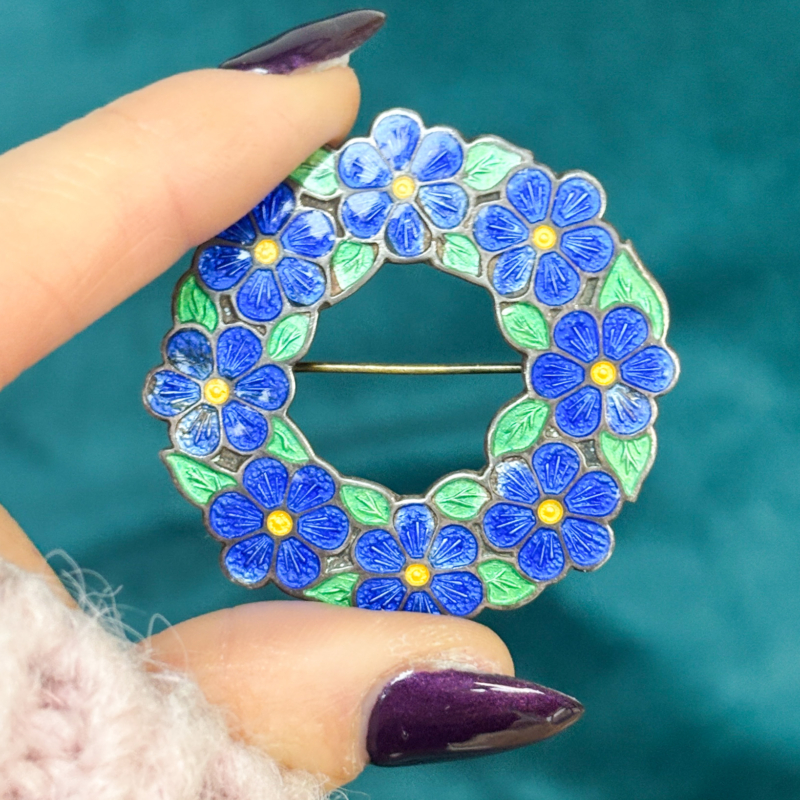vintage silver and enamel floral garland wreath brooch in green and blue. Hallmarks for 1946. For sale in Leeds