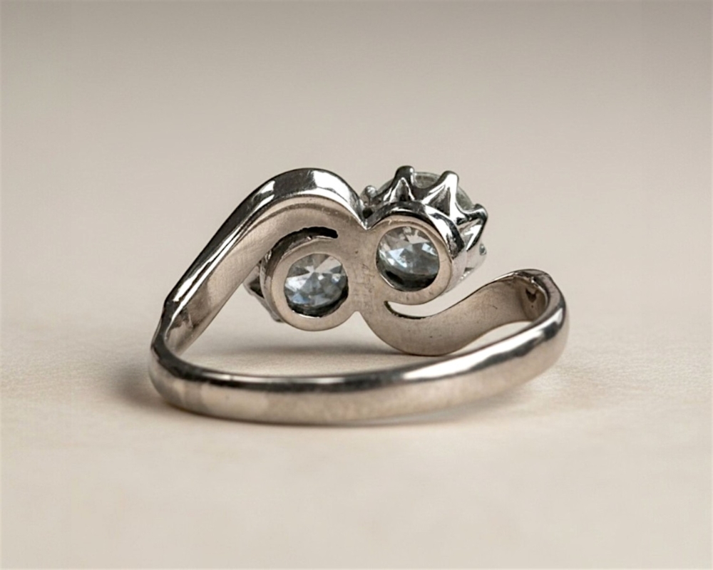 antique toi et moi diamond ring 1.5ct weight 18ct white gold for sale in Leeds, showing rear view of the ring
