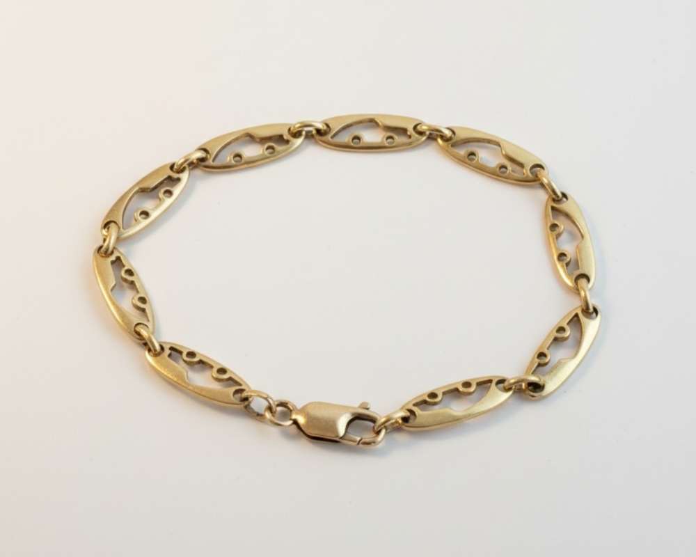 vintage fancy link bracelet 2 vintage 18ct gold bracelet with fancy links for sale in Leeds
