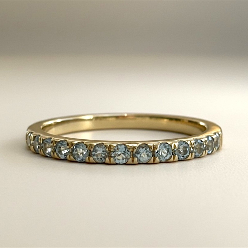 modern aquamarine ring in 9ct yellow gold for sale in Leeds, UK