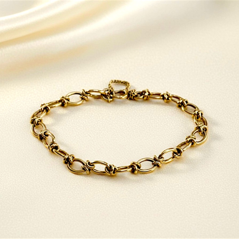 vintage 9ct gold oval link bracelet for sale in Leeds, UK