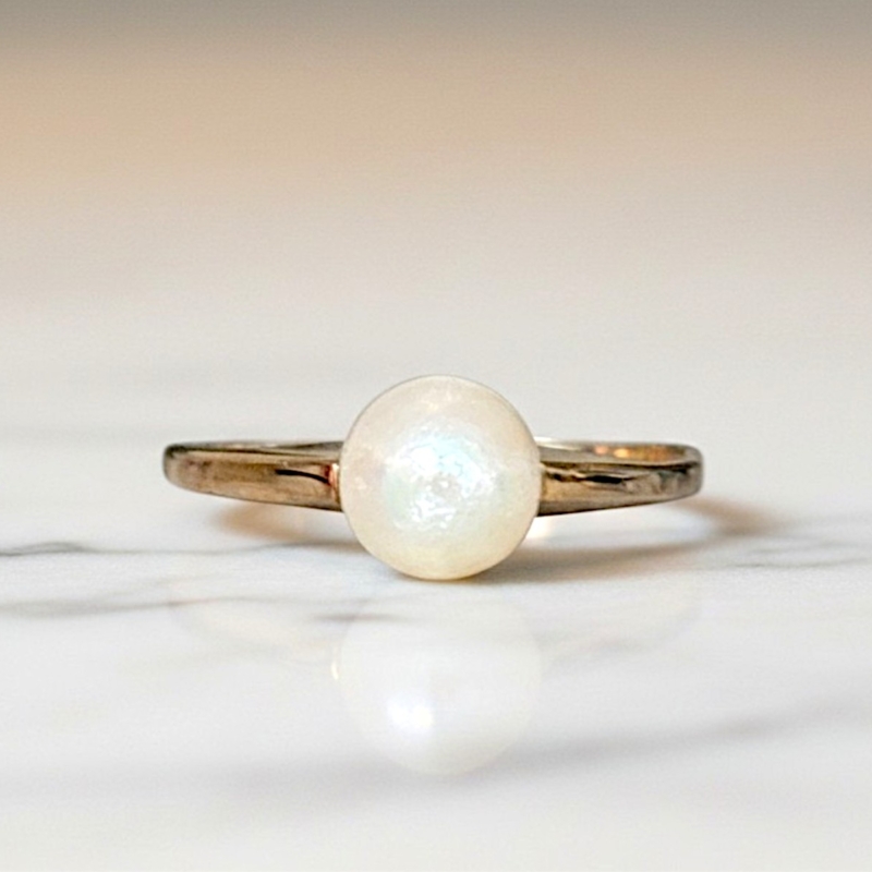 vintage pearl ring in 18ct yellow gold for sale in Leeds, UK