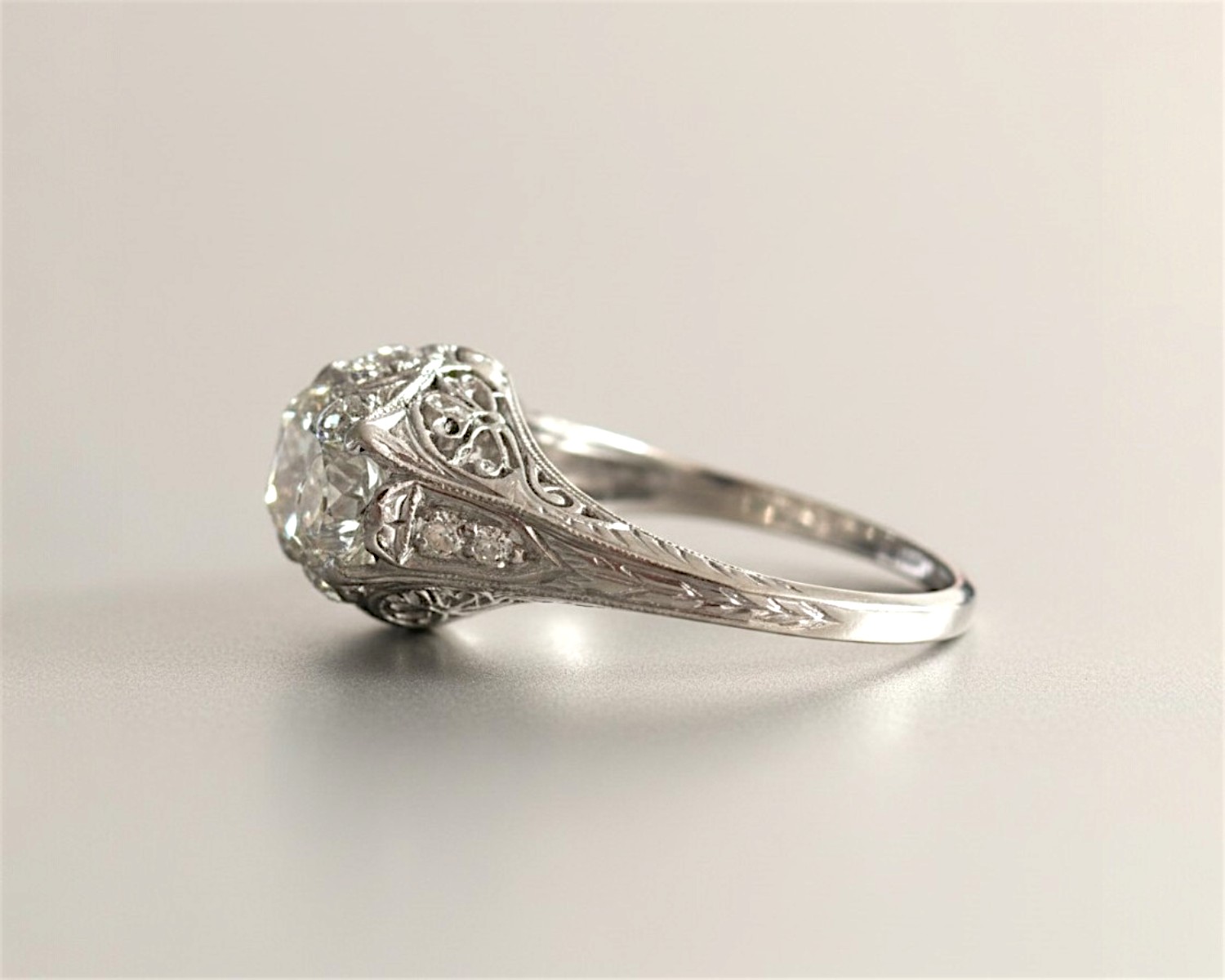 three stone ring side view