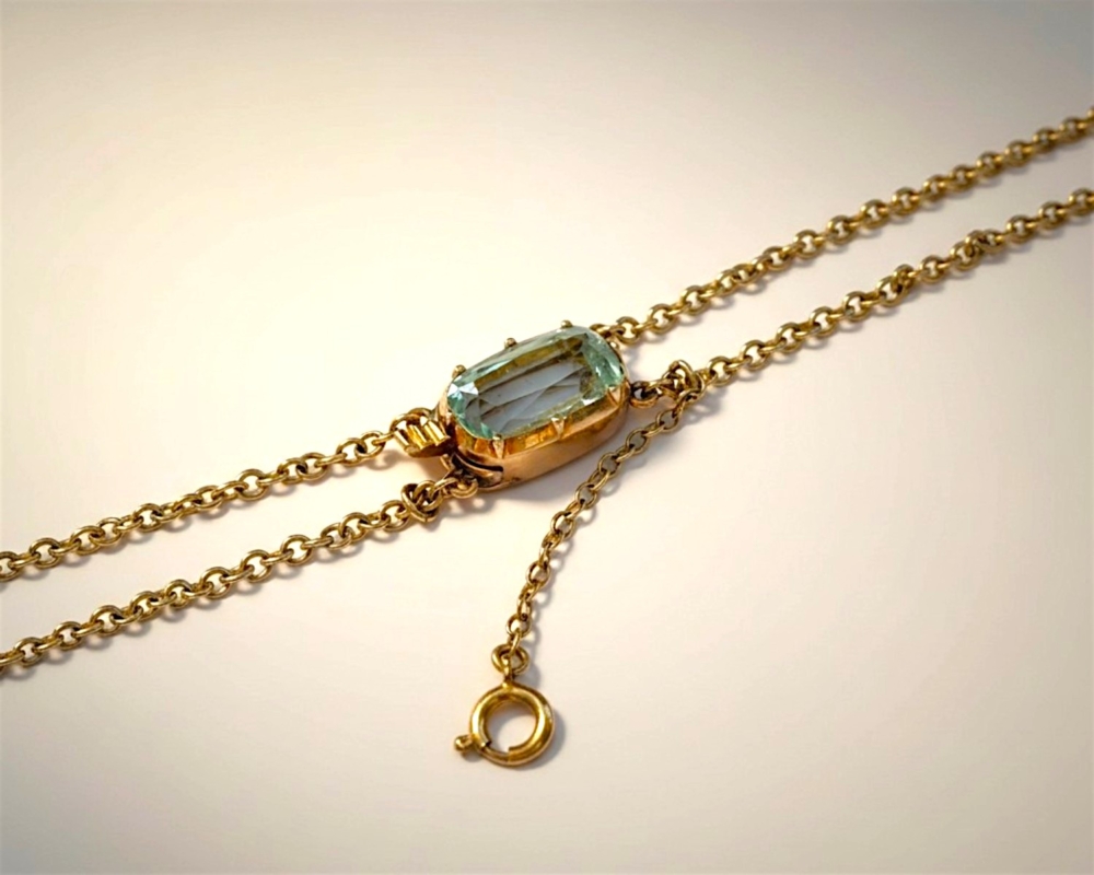 antique Edwardian aquamarine necklace in 15ct gold showing clasp