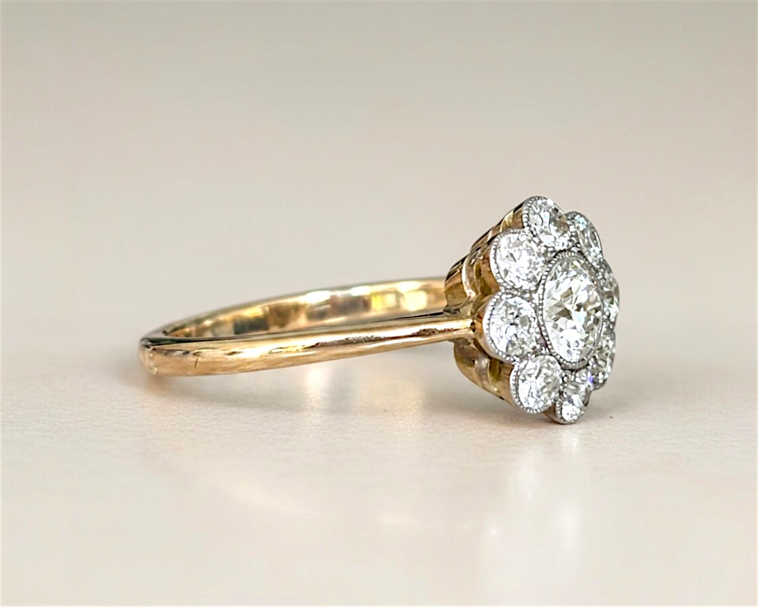 daisy cluster ring side profile