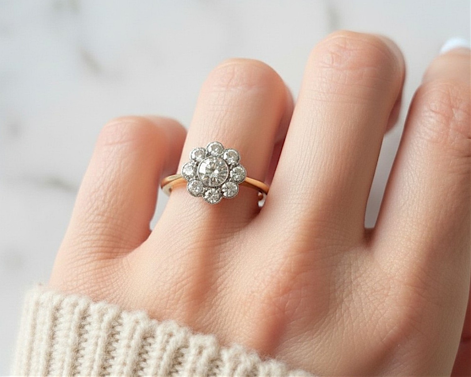 daisy ring on model