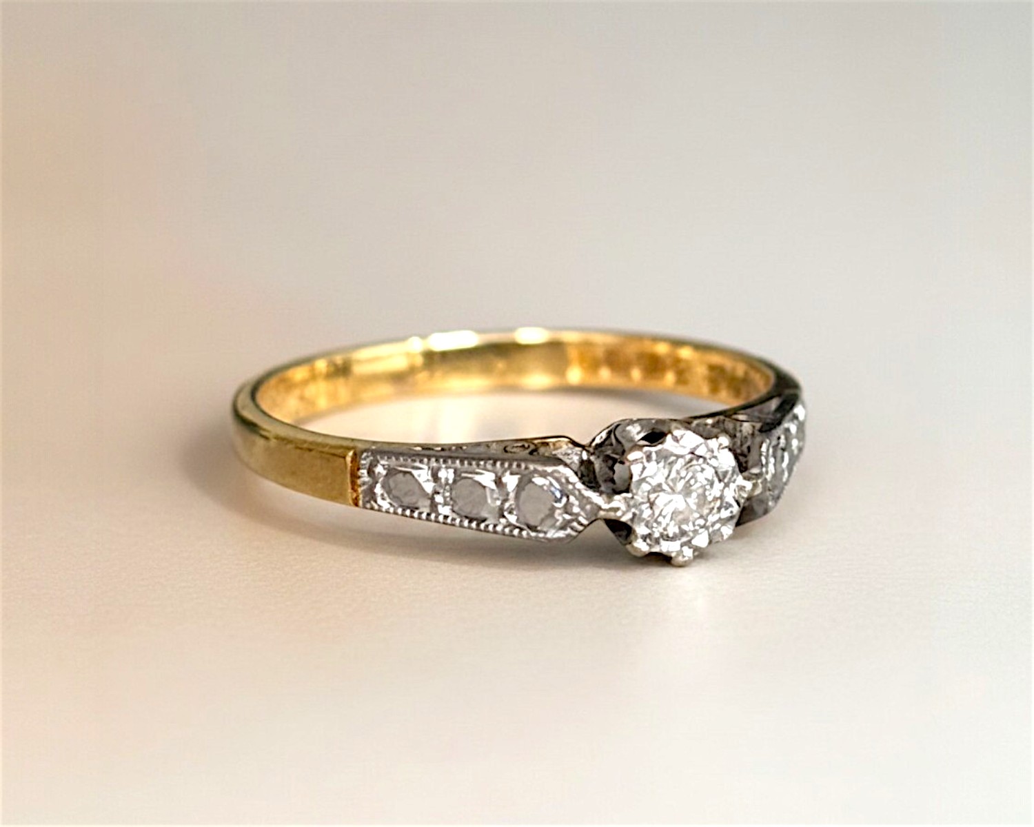 illusion set solitaire side profile