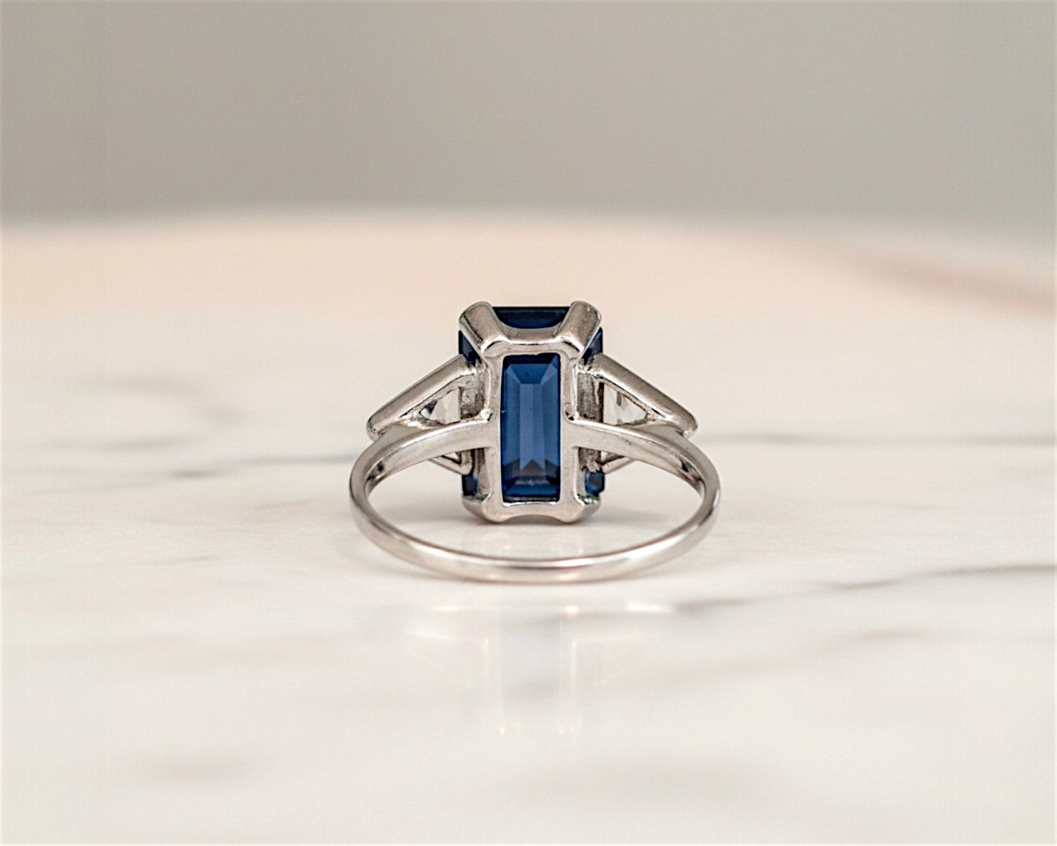 sapphire kite diamond ring rear view