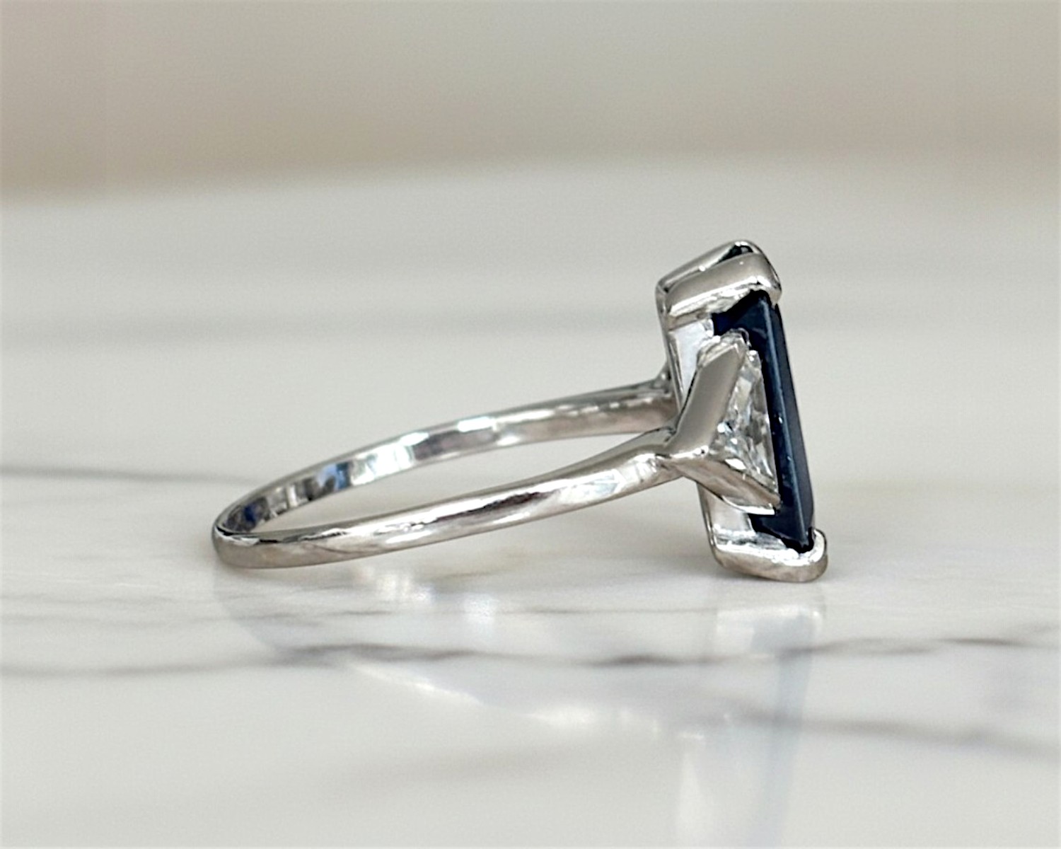 sapphire kite diamond ring side profile