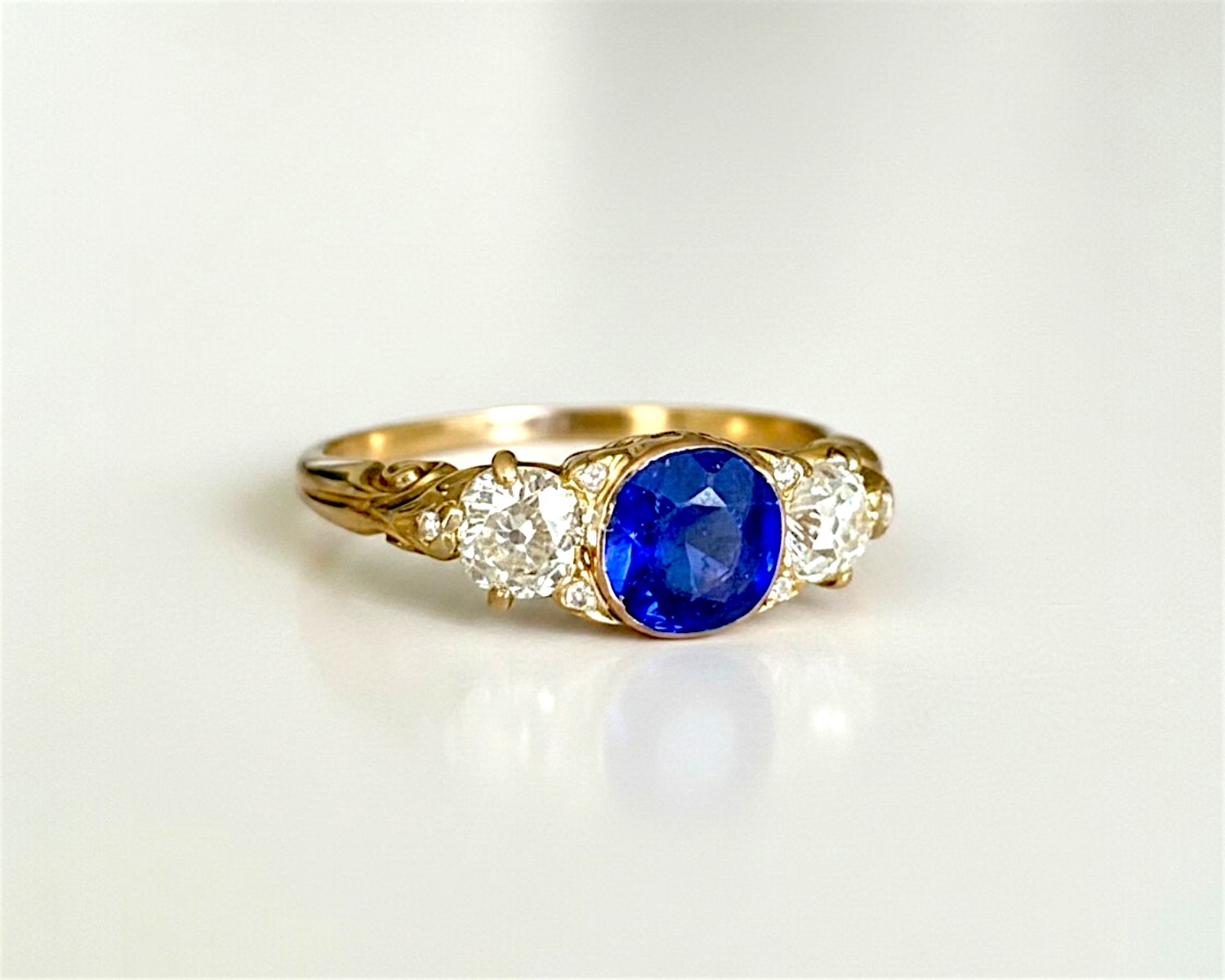 victorian paste ring side view