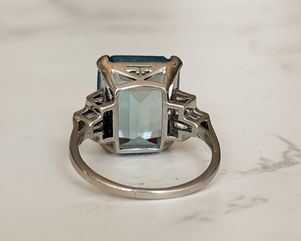 Art Deco aquamarine ring with baguette diamond shoulders for sale in Leeds. Showing the rear profile of the ring