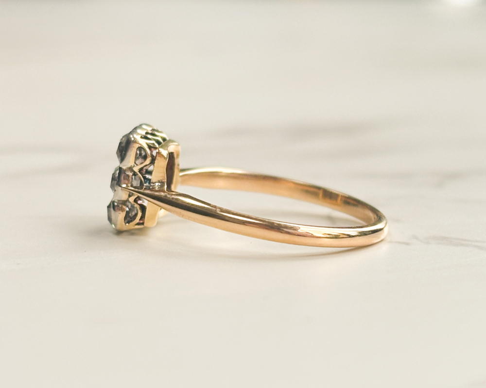 Art deco diamond panel ring in 18ct gold and platinum for sale in Leeds, showing side of the ring