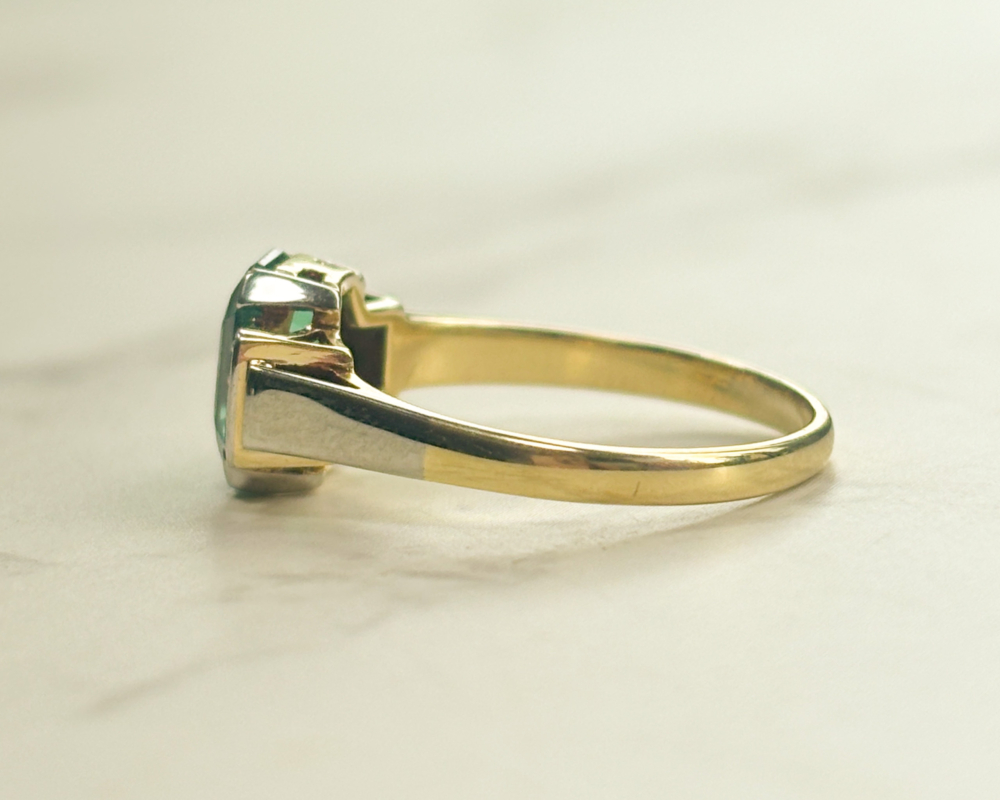 antique Art Deco green tourmaline and diamond ring in 14ct gold and platinum for sale in Leeds, showing side profile of the ring