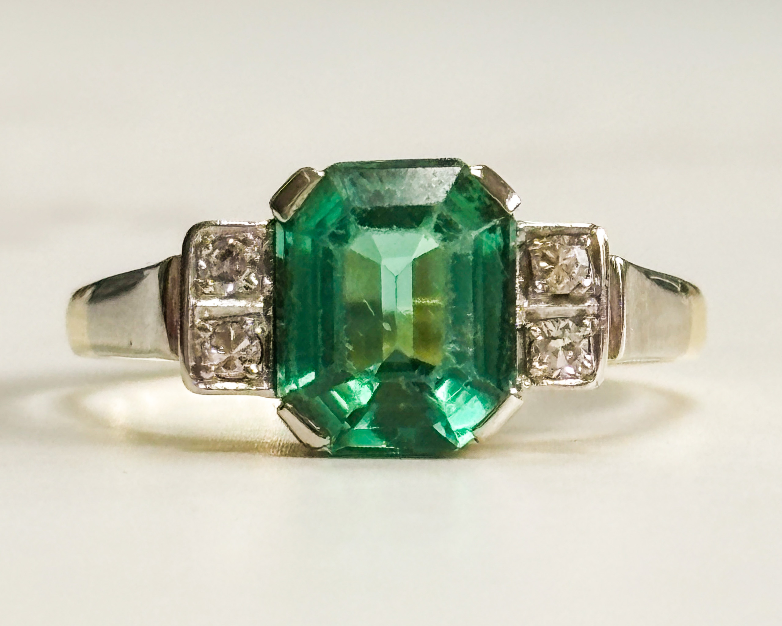 green tourmaline and diamond ring 3