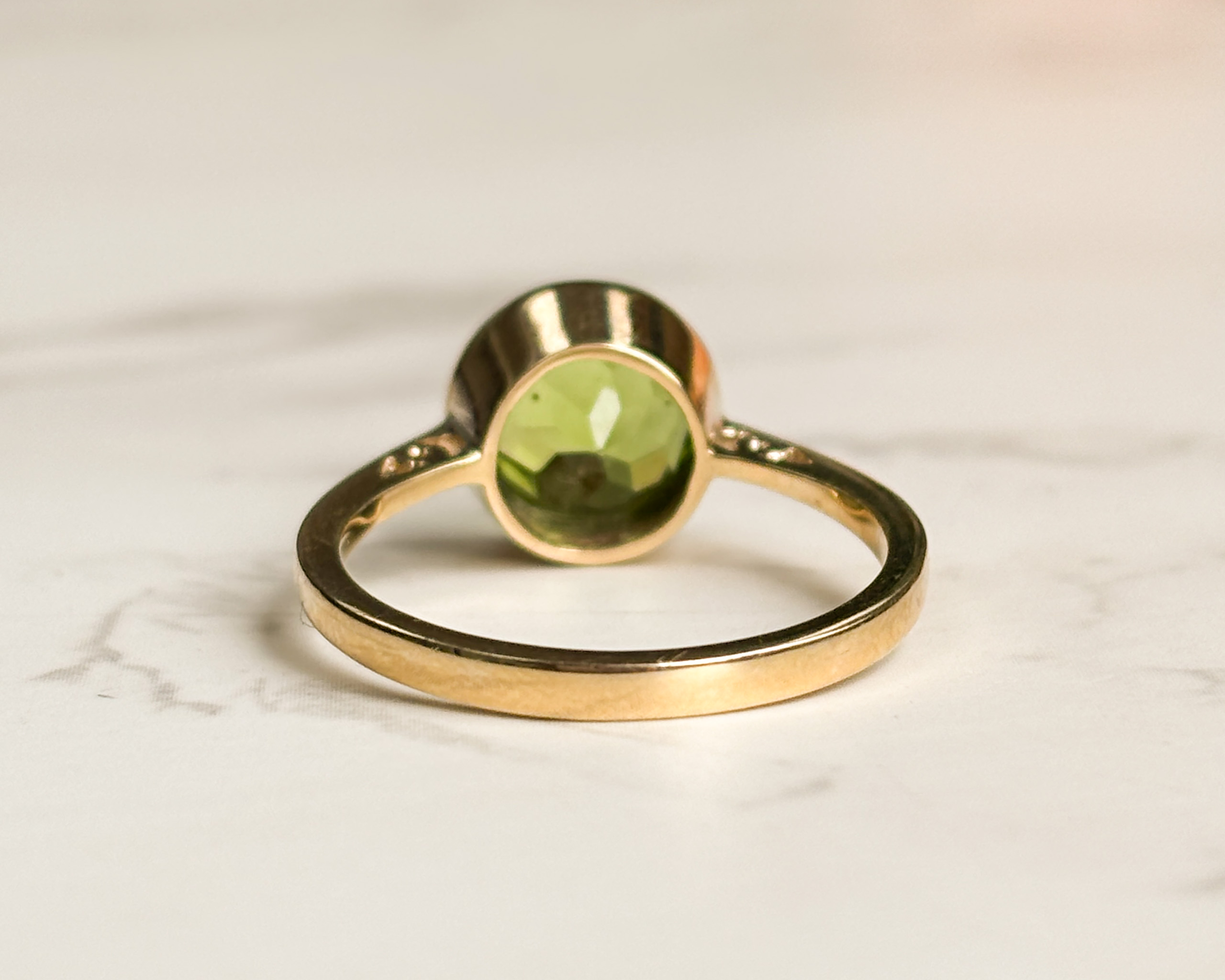 peridot ring back