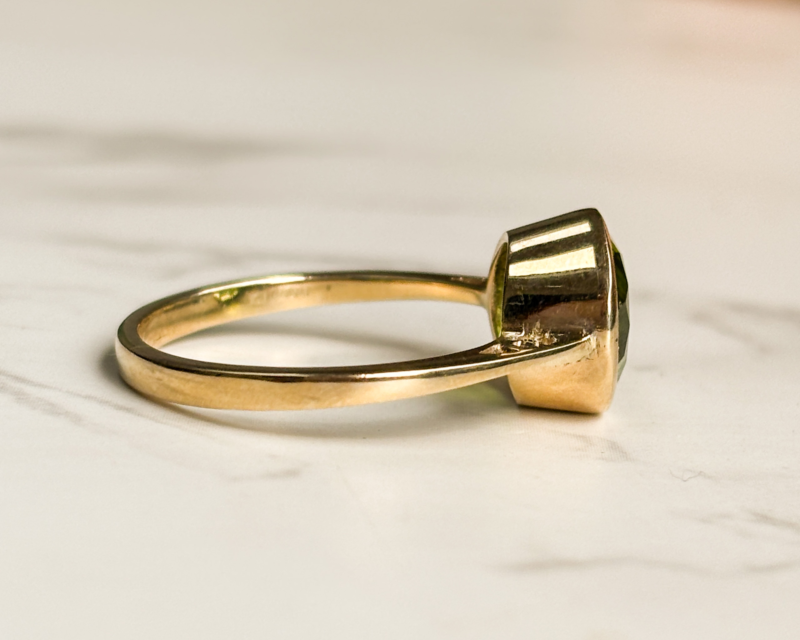peridot ring side