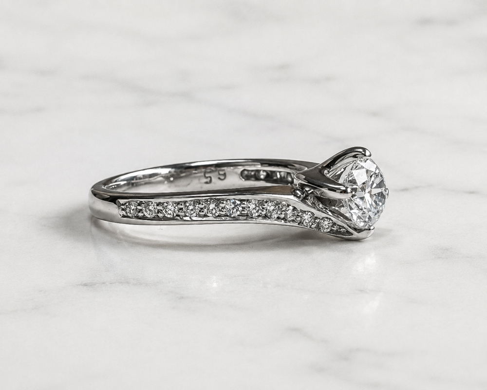 pre-owned Rox diamond ring 18ct white gold with 0.5ct stone for sale in Leeds, showing side view of the ring