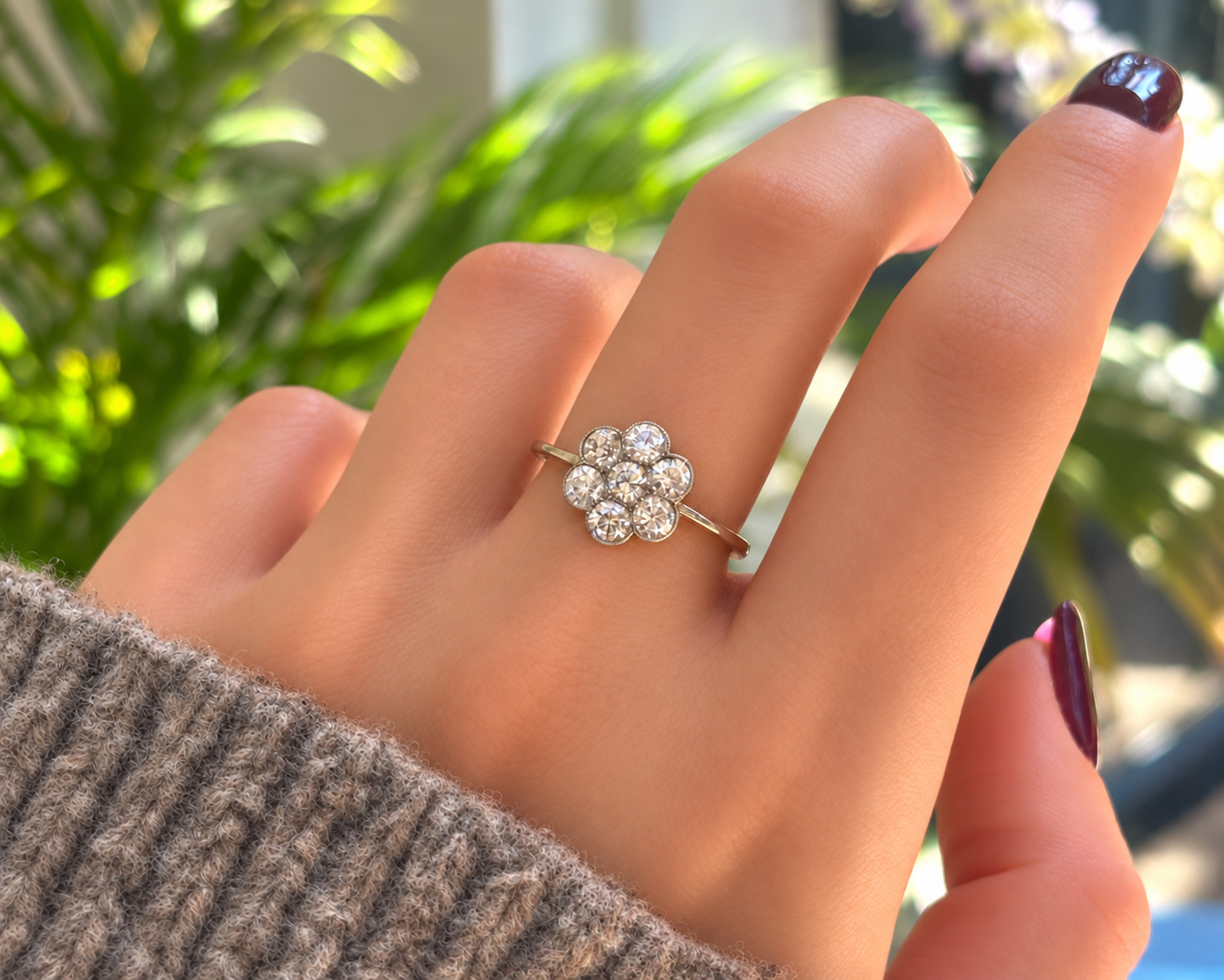 1ct daisy ring on hand