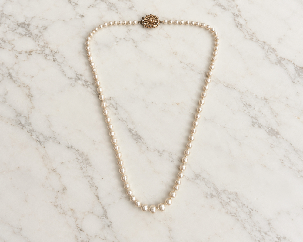 1940s cultured pearl necklace with 9ct yellow gold and pearl clasp