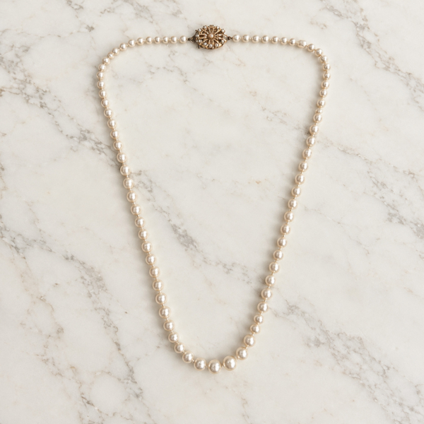 1940s cultured pearl necklace with 9ct yellow gold and pearl clasp