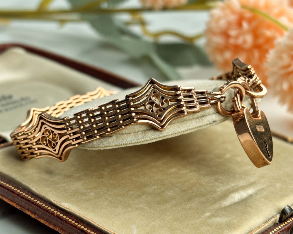Victorian 9ct gold bracelet with heart padlock for sale in Leeds in antique box