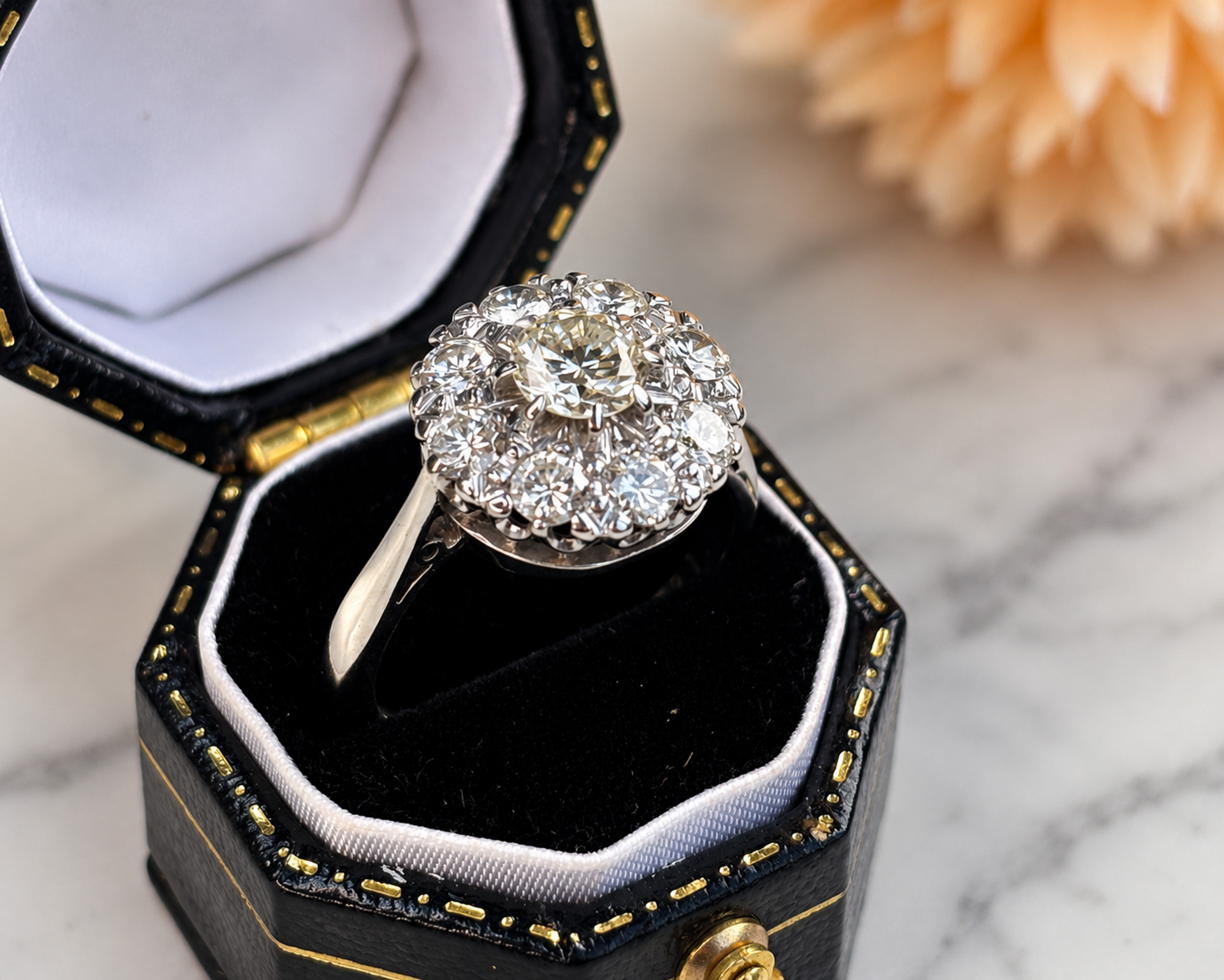 diamond halo cluster ring in box